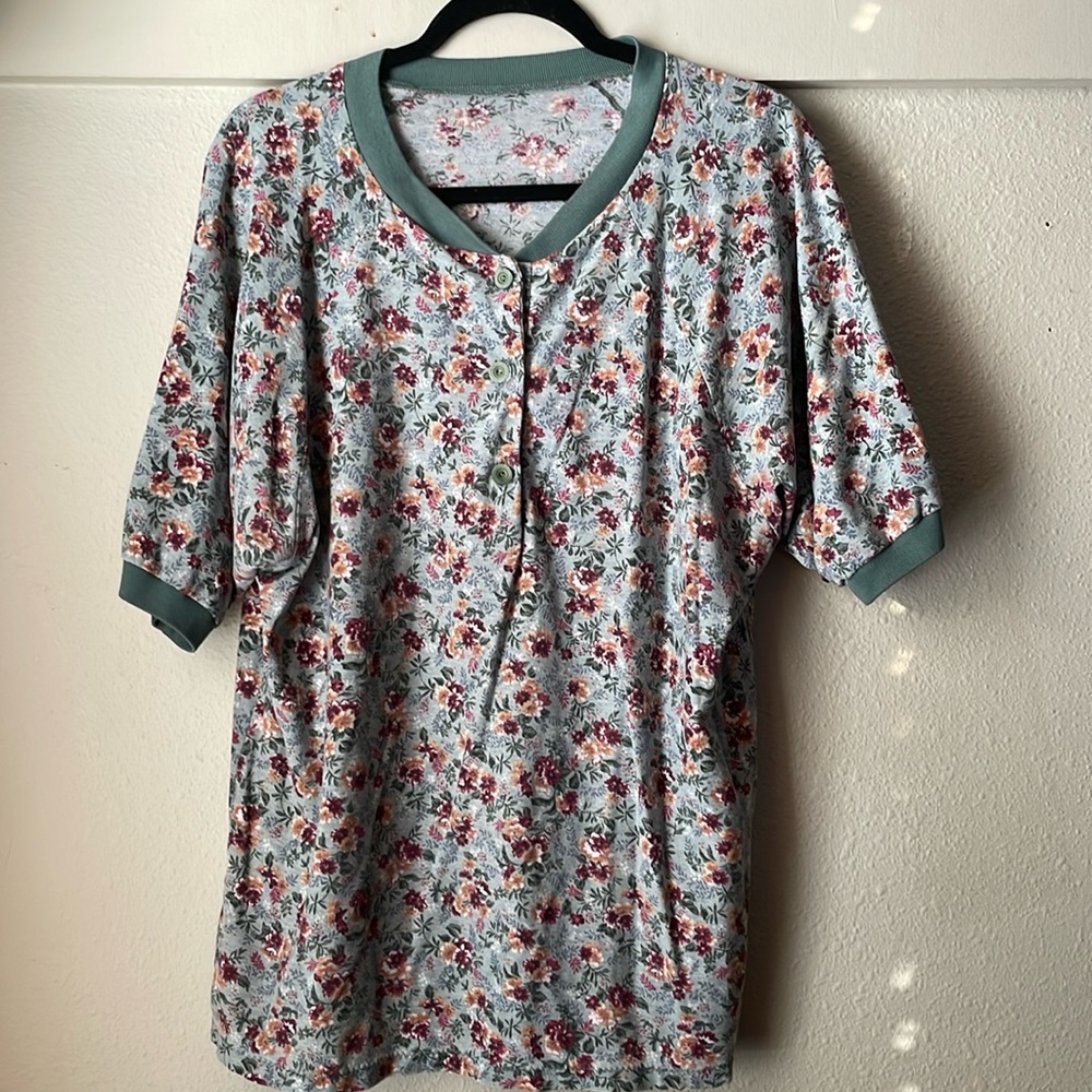 Vintage green floral printed short sleeve button tee blouse